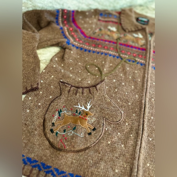 Designer Originals Ladies Brown Snowflake Zip Up Sweater & Mittens Size L - Picture 6 of 10